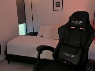 AlyConner live cam preview