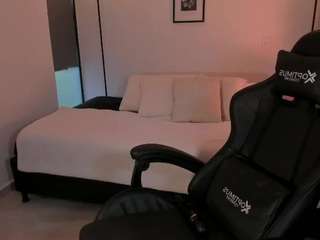 AlyConner live cam preview