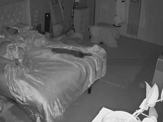 Voyeur 24 7 camsoda voyeurcam-house-charleys-room