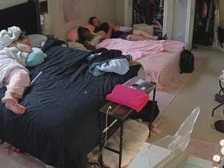 voyeurcam-house-... Live Webcam on CamSoda