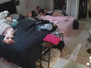 voyeurcam-house-... Live Webcam on CamSoda