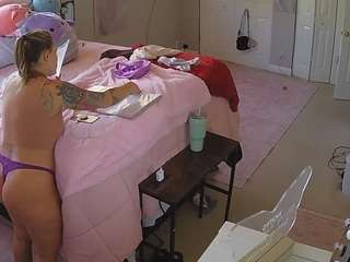 voyeurcam-house-char... webcam