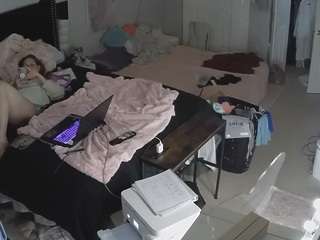 voyeurcam-house-char... webcam