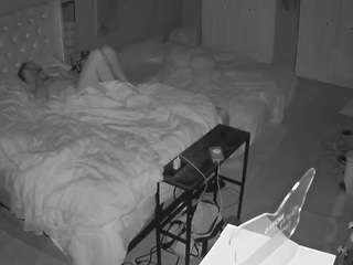 voyeurcam-house-char... webcam