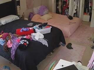 voyeurcam-house-charleys-room Live Webcam on CamSoda