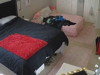 voyeurcam-house-charleys-room