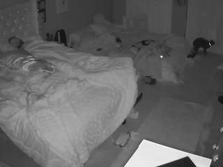 voyeurcam-house-char... webcam