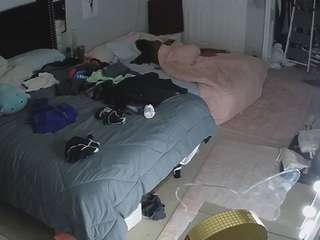 voyeurcam-house-charleys-room