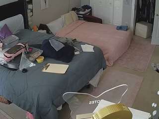 voyeurcam-house-char... webcam