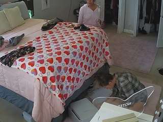 voyeurcam-house-char... webcam