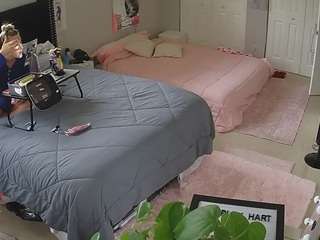 voyeurcam-house-... Live Webcam on CamSoda