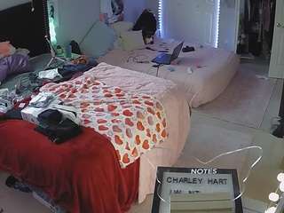 voyeurcam-house-charleys-room webcam model