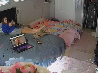 voyeurcam-house-char... webcam