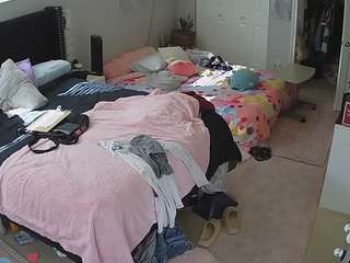 voyeurcam-house-char... webcam