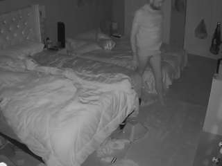 voyeurcam-house-char... webcam