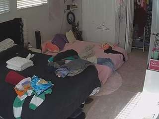 voyeurcam-house-char... webcam