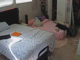 voyeurcam-house-char... webcam