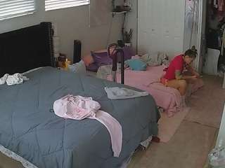 voyeurcam-house-charleys-room's CamSoda show and profile