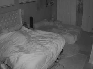 voyeurcam-house-charleys-room's CamSoda show and profile