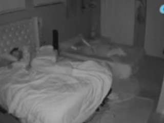 voyeurcam-house-char... webcam