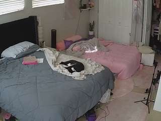 voyeurcam-house-charleys-room's CamSoda show and profile