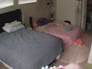 voyeurcam-house-charleys-room's CamSoda show and profile