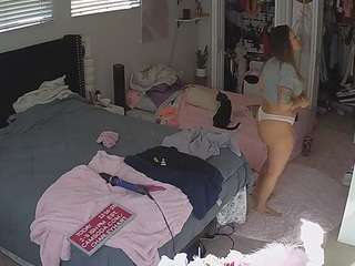 voyeurcam-house-char... webcam