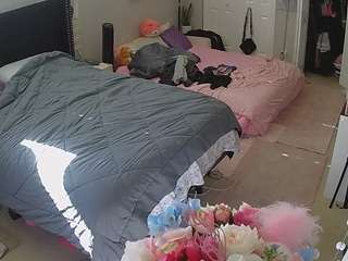 voyeurcam-house-charleys-room's CamSoda show and profile