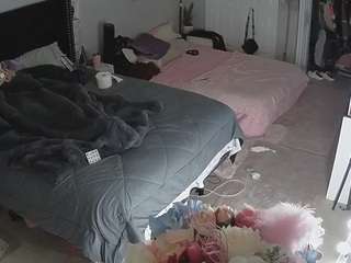 voyeurcam-house-charleys-room's CamSoda show and profile