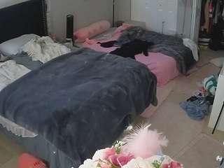 voyeurcam-house-charleys-room