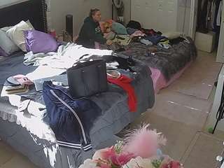voyeurcam-house-charleys-room webcam