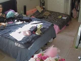 voyeurcam-house-charleys-room webcam