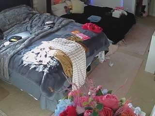 voyeurcam-house-charleys-room's CamSoda show and profile