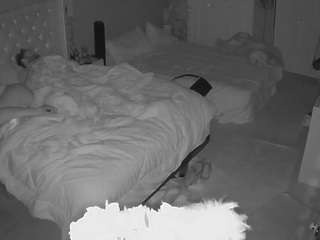 voyeurcam-house-charleys-room's CamSoda show and profile