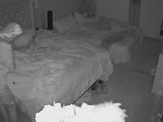 voyeurcam-house-charleys-room's CamSoda show and profile