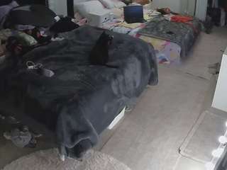 voyeurcam-house-charleys-room