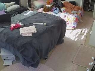 voyeurcam-house-charleys-room webcam