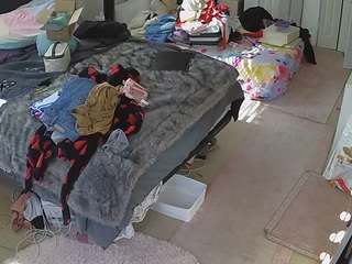 voyeurcam-house-charleys-room webcam