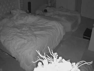 voyeurcam-house-charleys-room's CamSoda show and profile