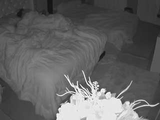voyeurcam-house-charleys-room live cam profile