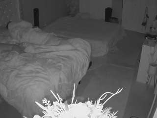voyeurcam-house-charleys-room live cam profile