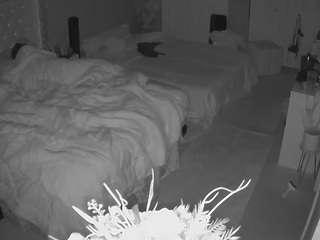 voyeurcam-house-charleys-room live cam profile