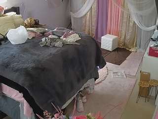 voyeurcam-house-charleys-room live cam profile