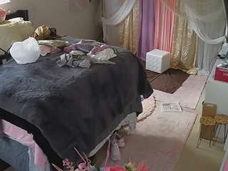 voyeurcam-house-charleys-room live cam profile