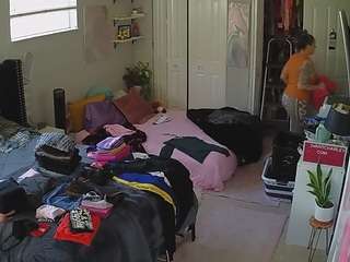 voyeurcam-house-charleys-room live cam profile
