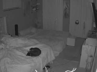 voyeurcam-house-charleys-room webcam