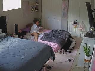 voyeurcam-house-charleys-room live cam profile