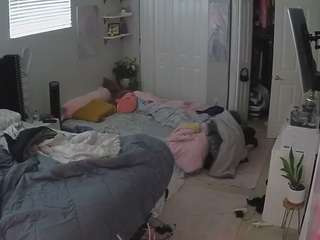 voyeurcam-house-charleys-room's CamSoda show and profile