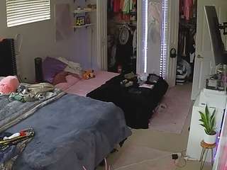 voyeurcam-house-charleys-room's CamSoda show and profile