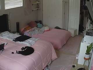 voyeurcam-house-charleys-room's CamSoda show and profile